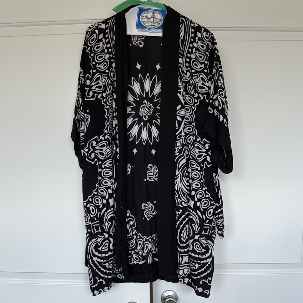 Skingraft Black and White Patterned Kimono, Shirt - Short Sleeve, Sz S